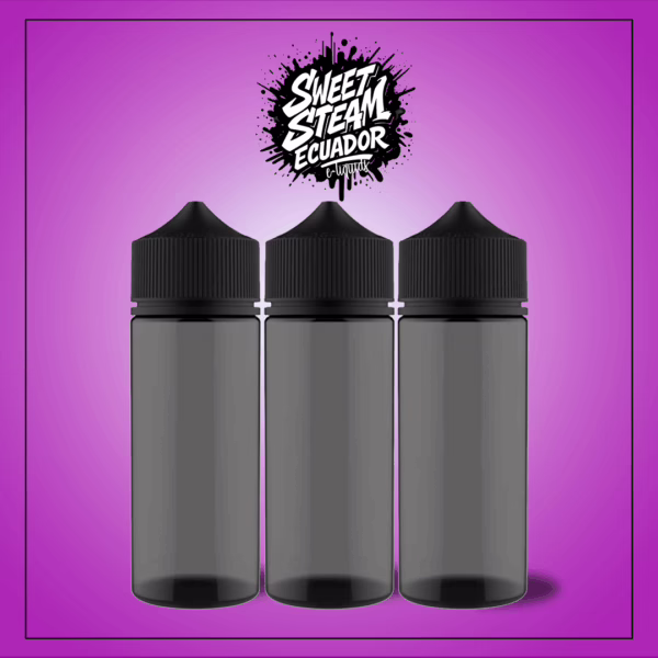 Imagen promocional de tres eliquids de 120 ml de Sweet Steam Ecuador, con sabores frutales y diseño vibrante